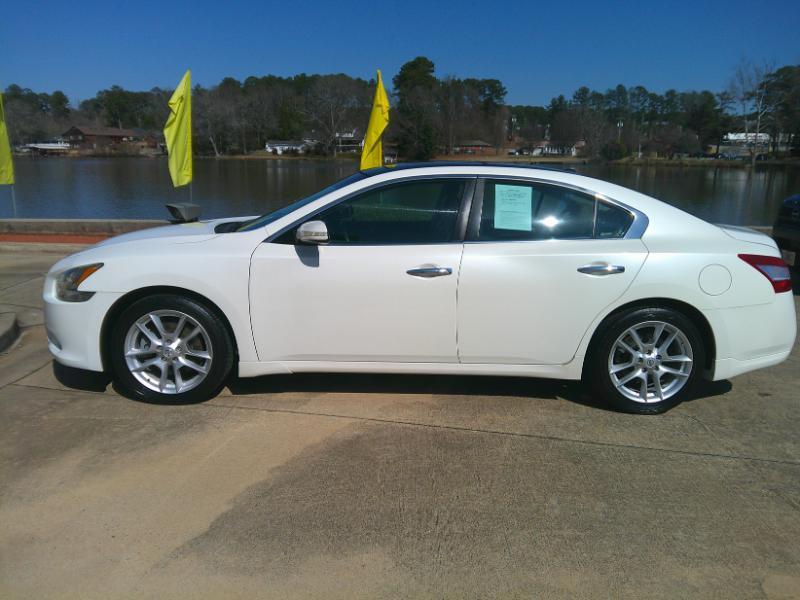 Nissan Maxima SV 2011