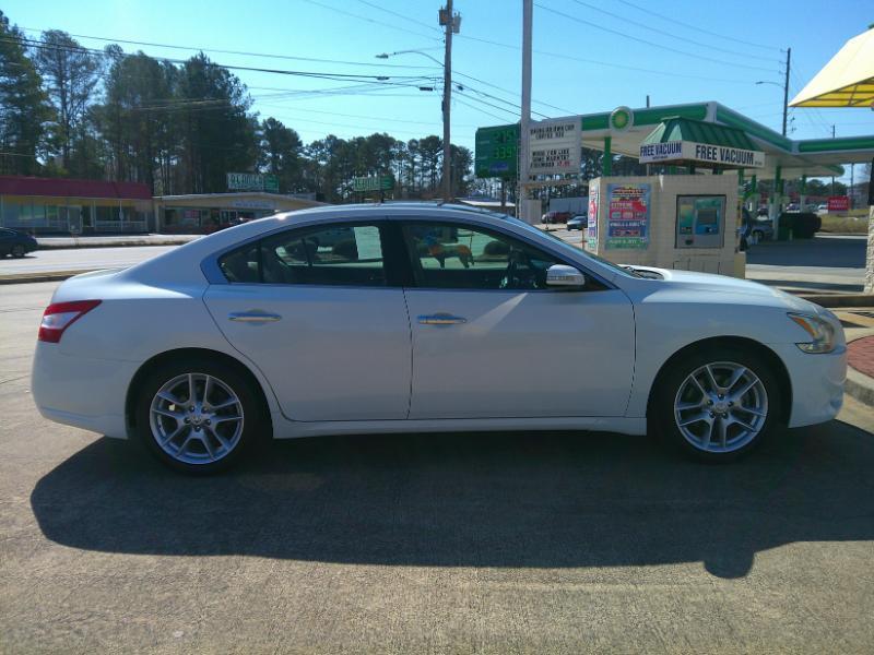 Nissan Maxima SV 2011