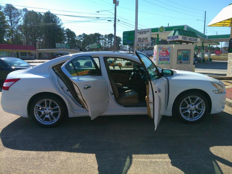 Nissan Maxima SV 2011