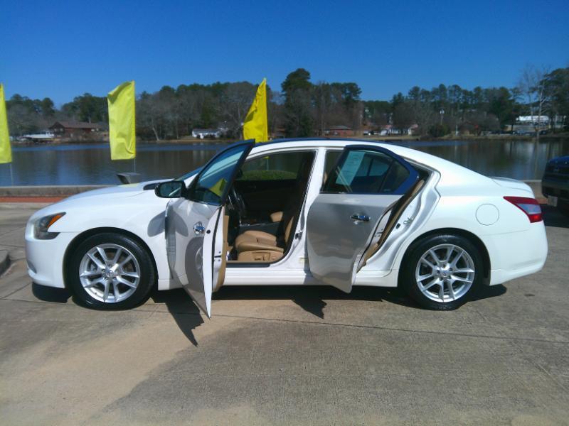 Nissan Maxima SV 2011