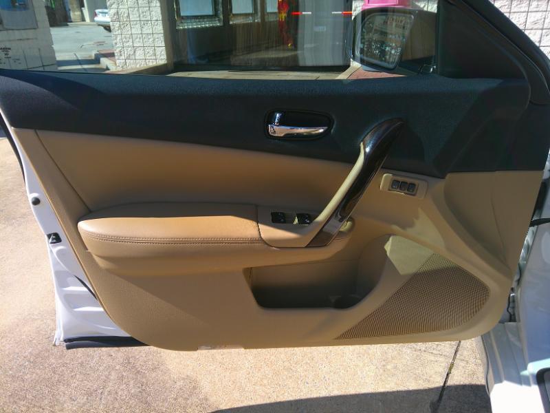 Nissan Maxima SV 2011