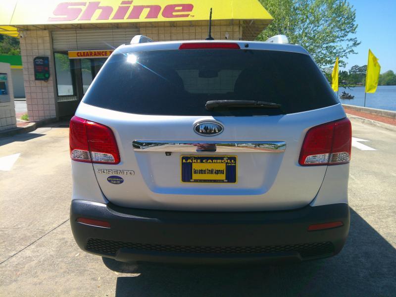 Kia Sorento LX 2WD 2011