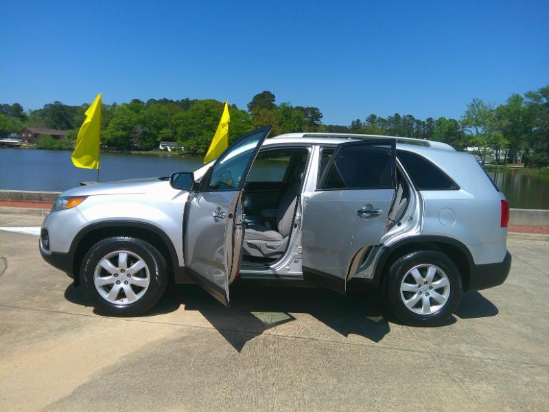 Kia Sorento LX 2WD 2011