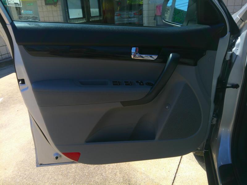 Kia Sorento LX 2WD 2011