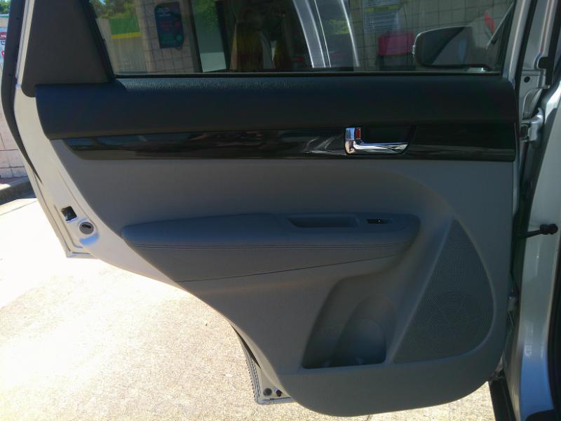 Kia Sorento LX 2WD 2011