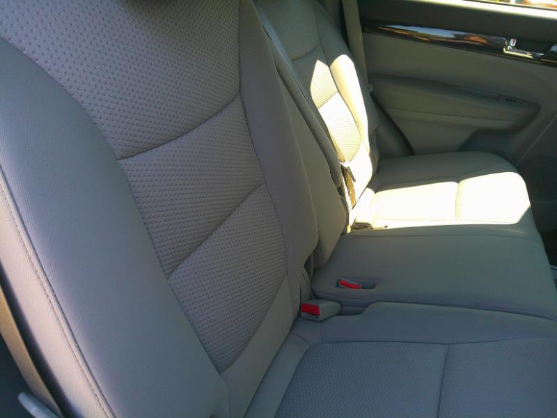 Kia Sorento LX 2WD 2011