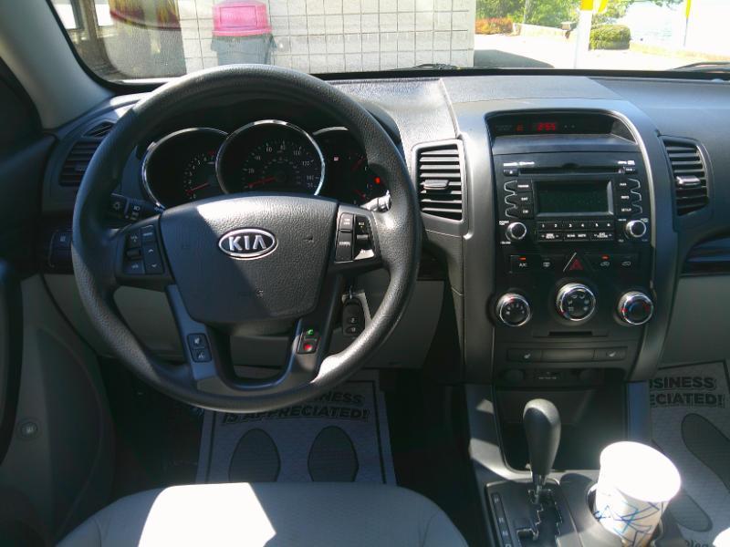 Kia Sorento LX 2WD 2011