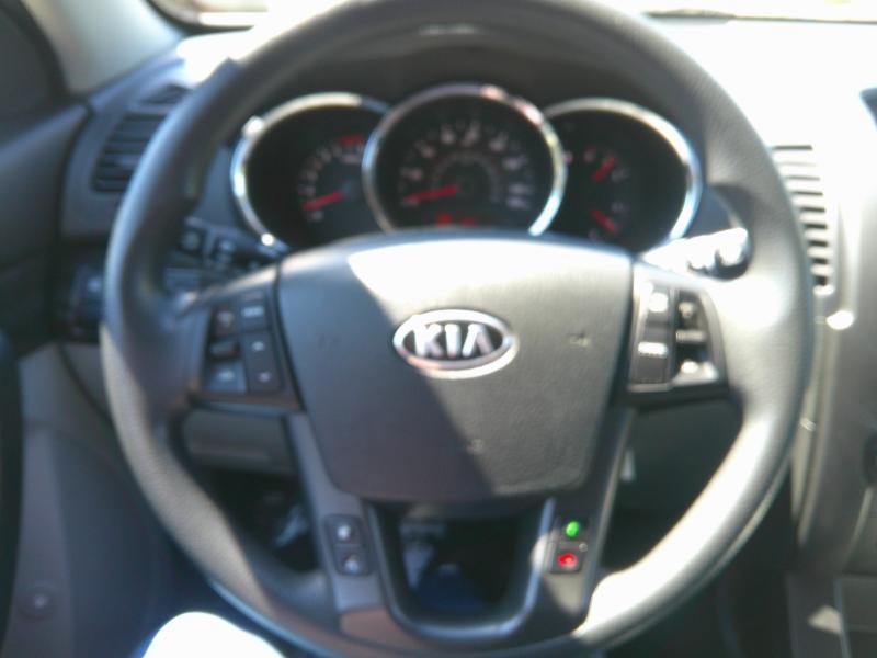 Kia Sorento LX 2WD 2011