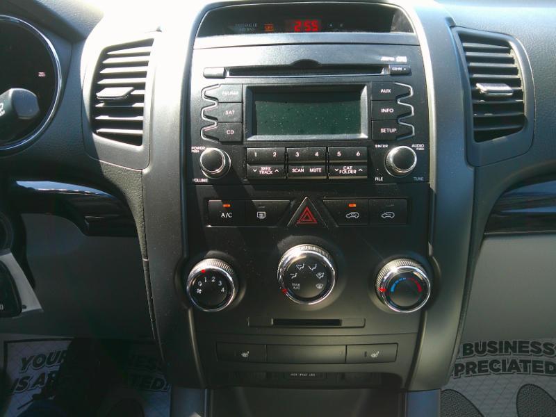 Kia Sorento LX 2WD 2011