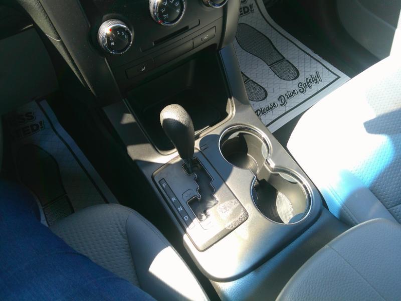 Kia Sorento LX 2WD 2011