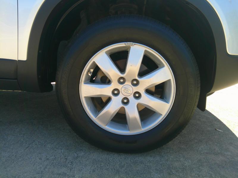 Kia Sorento LX 2WD 2011