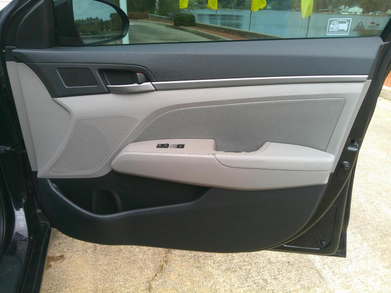 Hyundai Elantra Value Edition 6A 2017