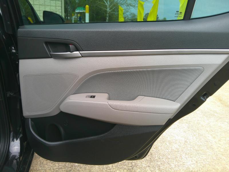 Hyundai Elantra Value Edition 6A 2017