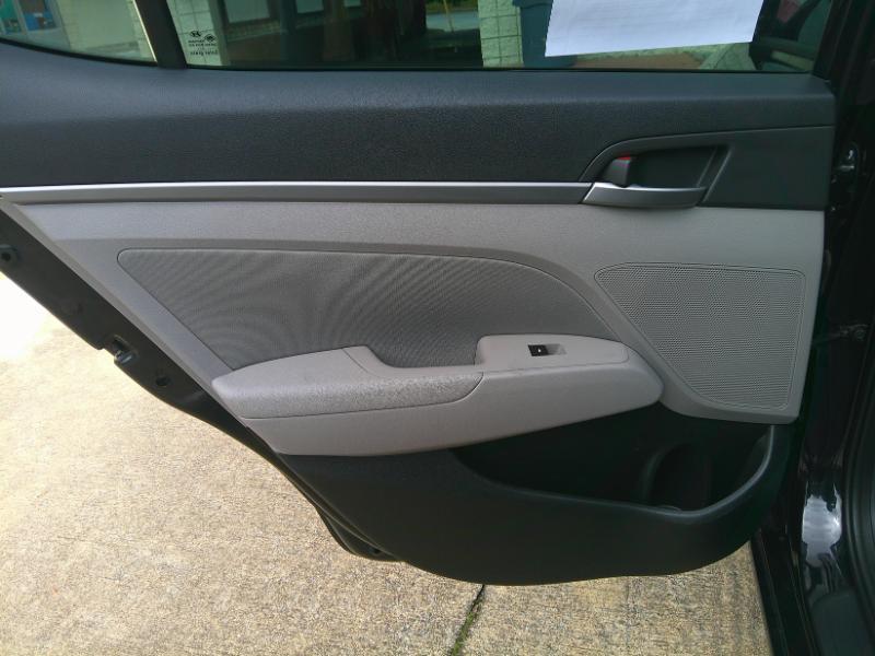 Hyundai Elantra Value Edition 6A 2017