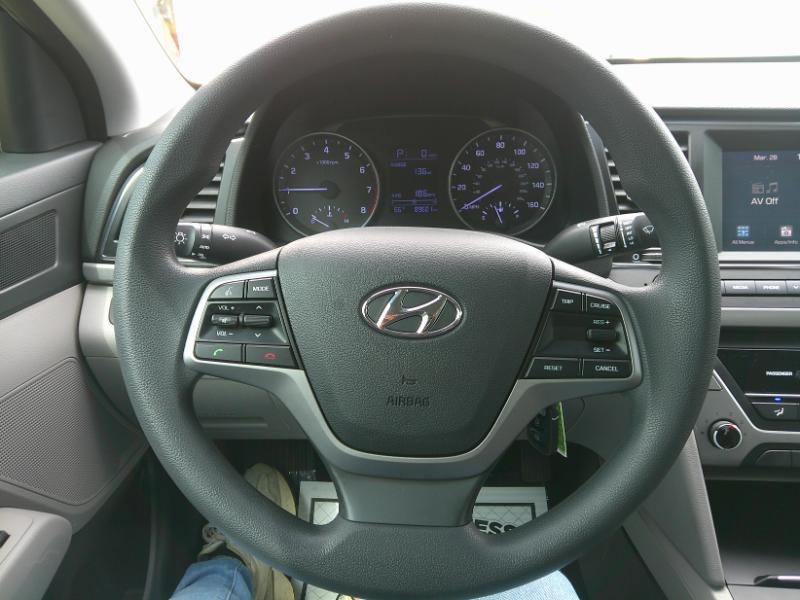 Hyundai Elantra Value Edition 6A 2017