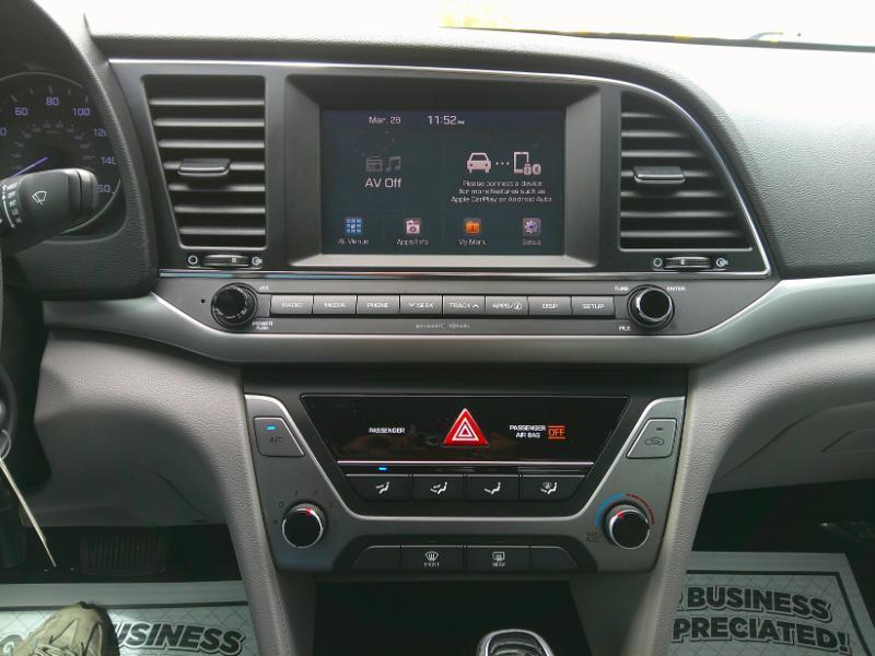 Hyundai Elantra Value Edition 6A 2017