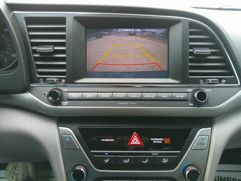 Hyundai Elantra Value Edition 6A 2017