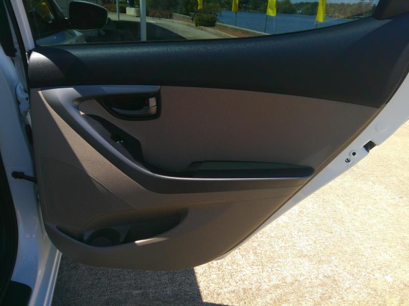 Hyundai Elantra GLS M/T 2014