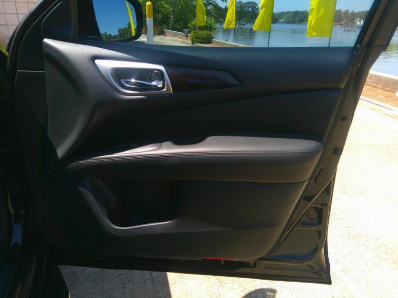 Nissan Pathfinder S 2WD 2014