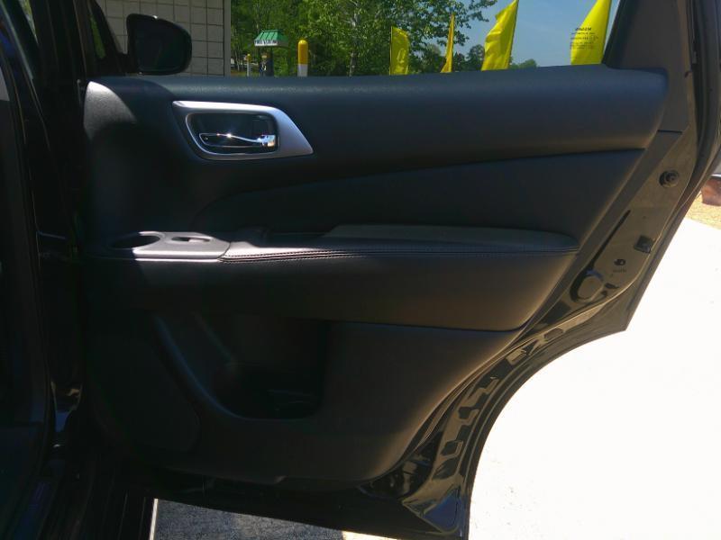 Nissan Pathfinder S 2WD 2014