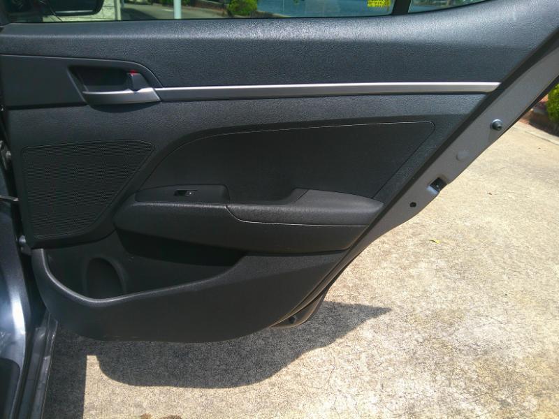 Hyundai Elantra SE 6M 2019