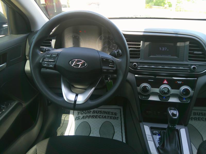 Hyundai Elantra SE 6M 2019