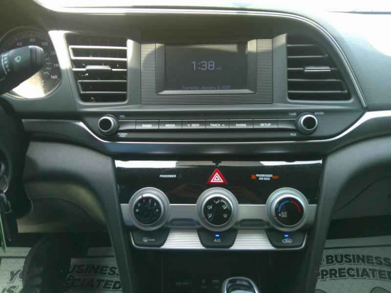 Hyundai Elantra SE 6M 2019