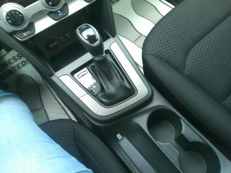 Hyundai Elantra SE 6M 2019