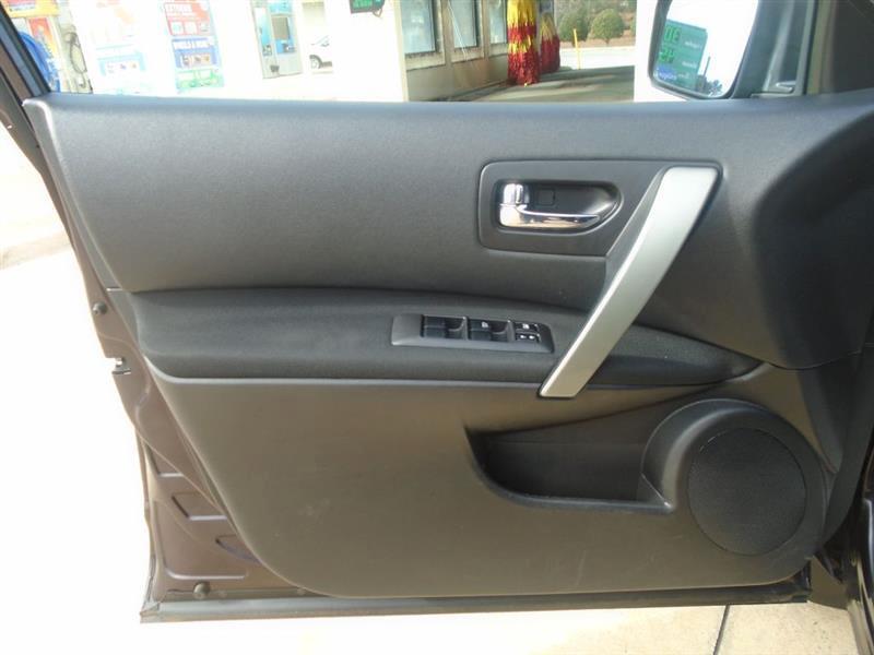 Nissan Rogue S AWD 2011