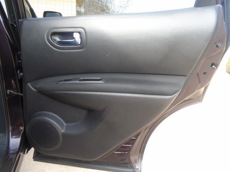Nissan Rogue S AWD 2011