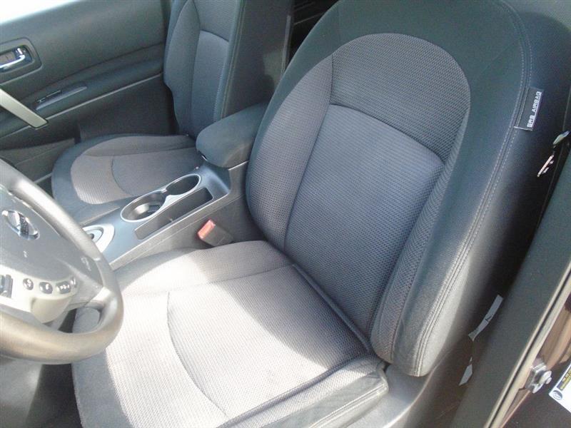 Nissan Rogue S AWD 2011