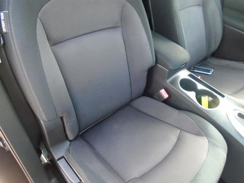 Nissan Rogue S AWD 2011