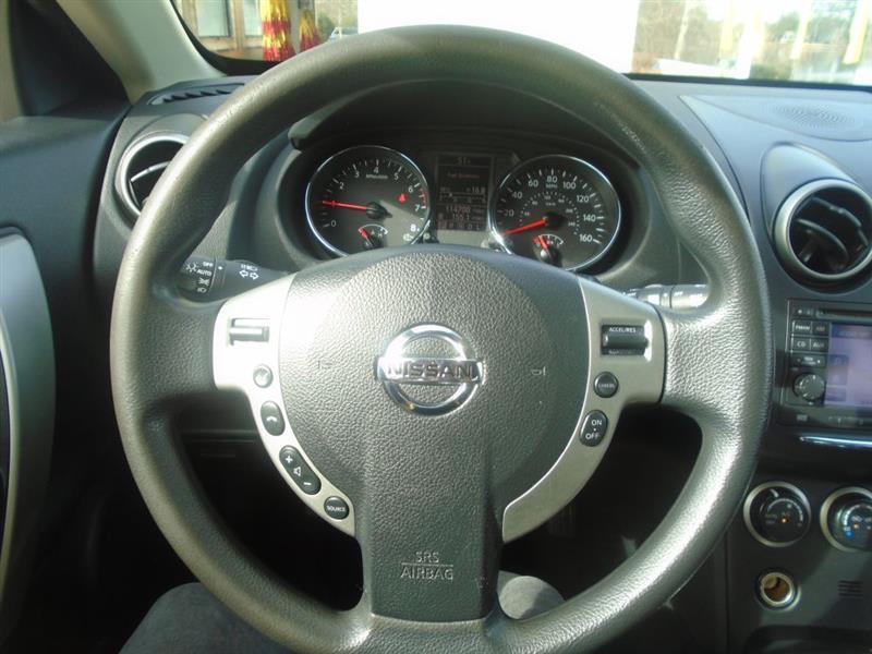 Nissan Rogue S AWD 2011