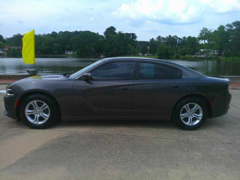 Dodge Charger SE 2016
