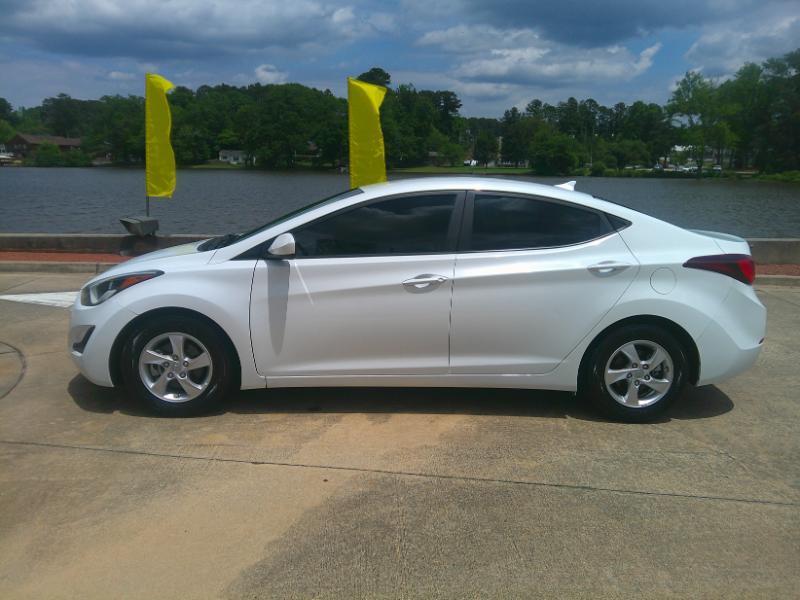 Hyundai Elantra SE 6AT 2015