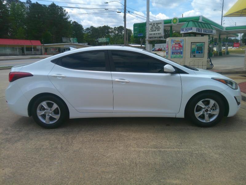 Hyundai Elantra SE 6AT 2015