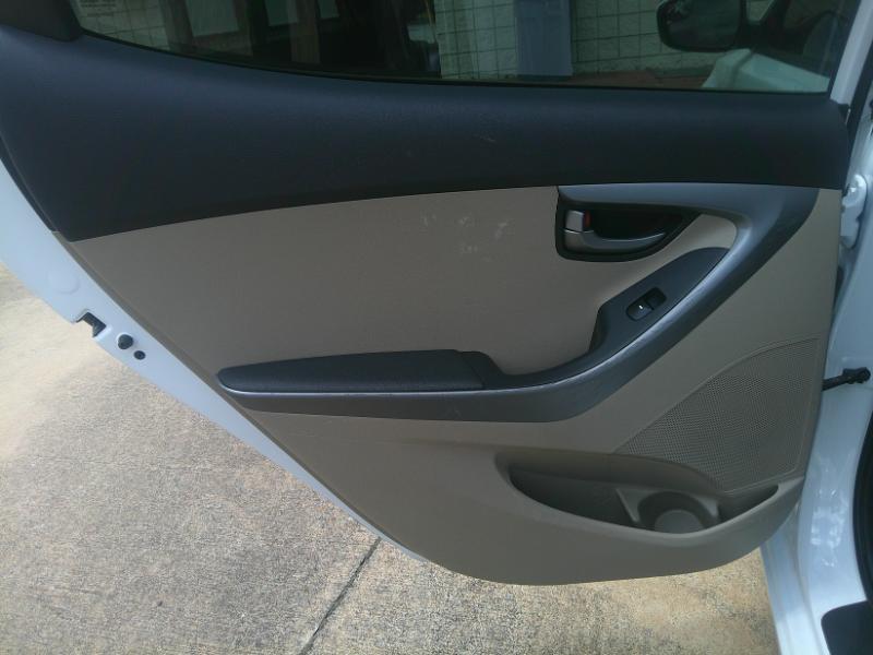 Hyundai Elantra SE 6AT 2015