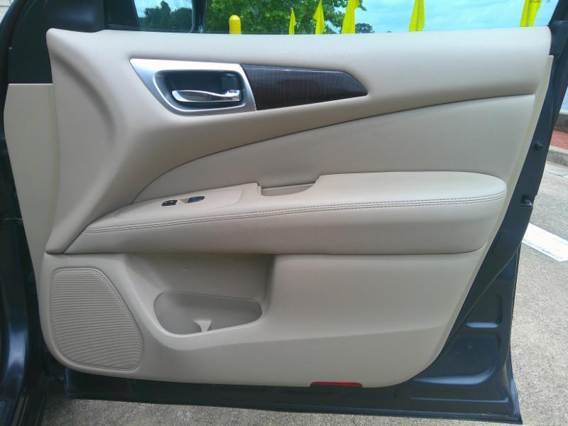 Nissan Pathfinder SL 2WD 2014