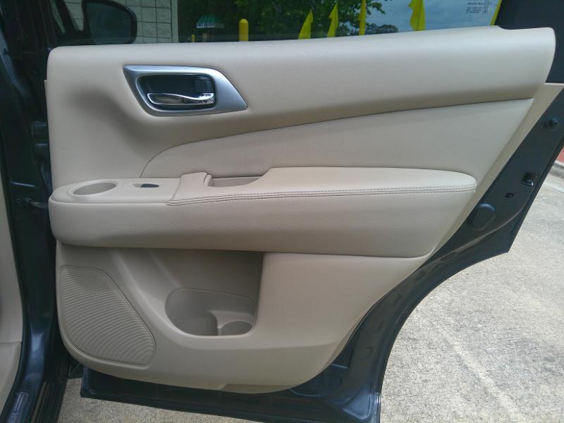 Nissan Pathfinder SL 2WD 2014