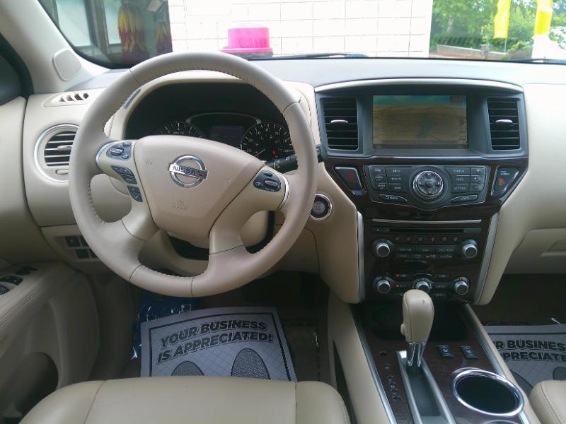 Nissan Pathfinder SL 2WD 2014