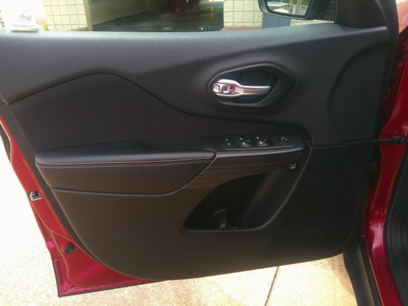 Jeep Cherokee Latitude FWD 2015