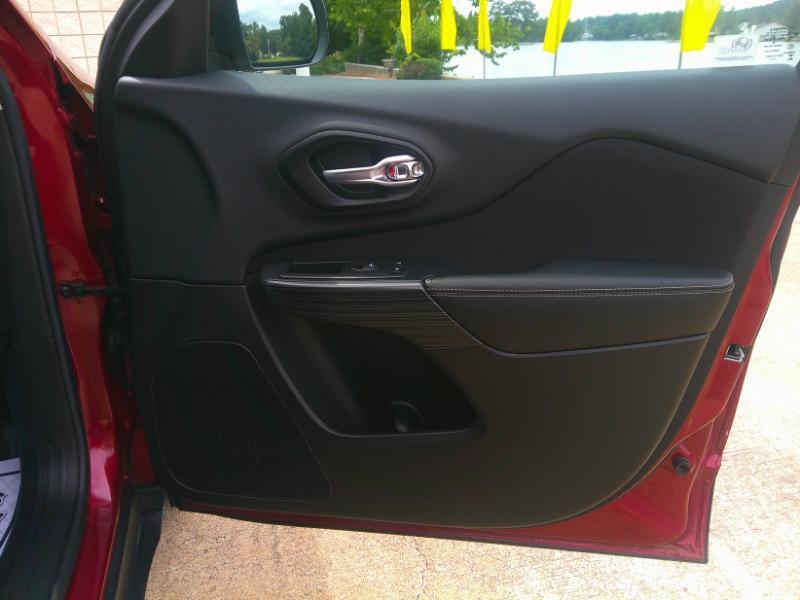 Jeep Cherokee Latitude FWD 2015