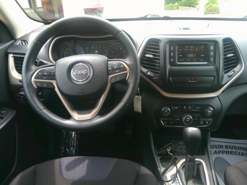 Jeep Cherokee Latitude FWD 2015