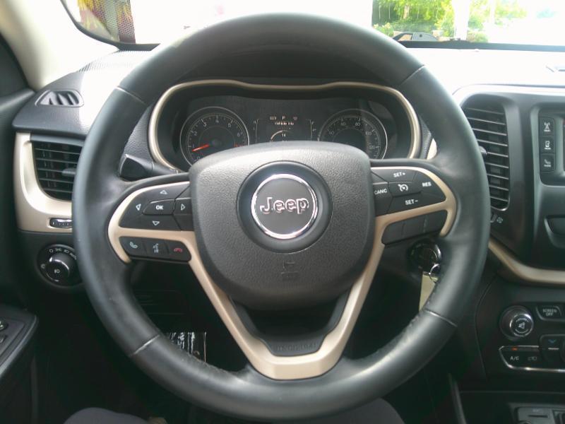 Jeep Cherokee Latitude FWD 2015