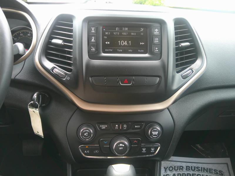 Jeep Cherokee Latitude FWD 2015