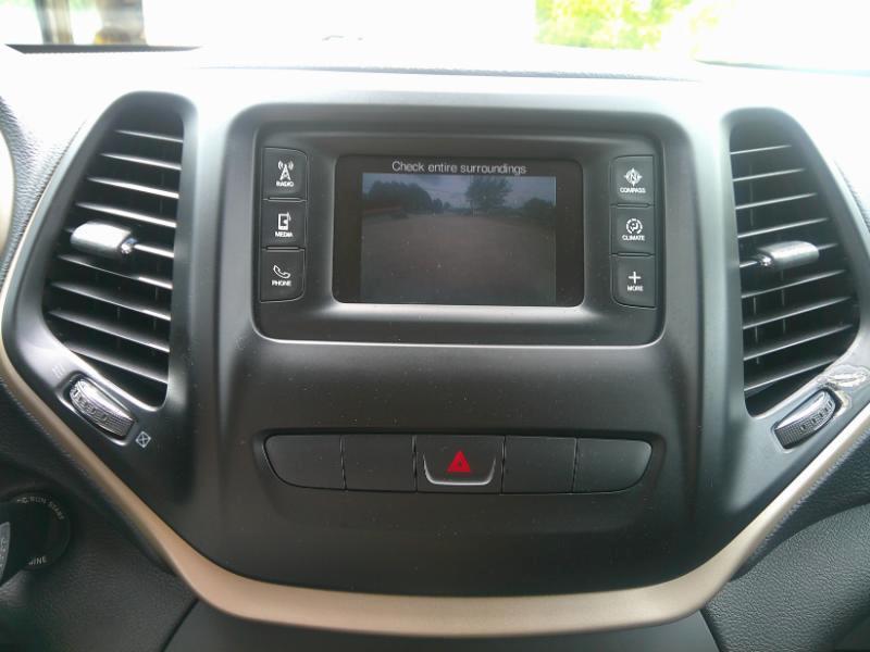 Jeep Cherokee Latitude FWD 2015