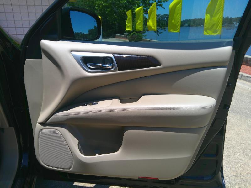 Nissan Pathfinder Platinum 2WD 2014
