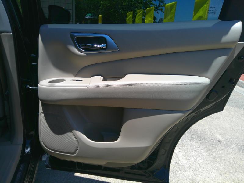 Nissan Pathfinder Platinum 2WD 2014