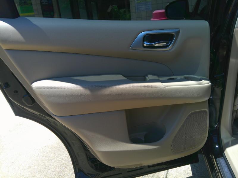 Nissan Pathfinder Platinum 2WD 2014