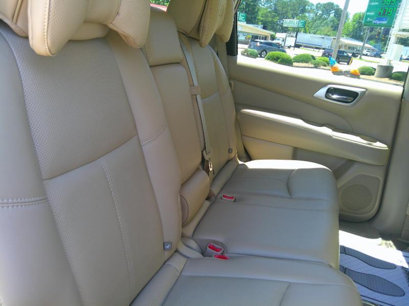 Nissan Pathfinder Platinum 2WD 2014